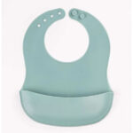 Yeşil 3’lü Silikon Yemek Seti – Önlük + Diş Kaşıyıcılı Kaşık + Vakumlu Tabak - Görsel 3